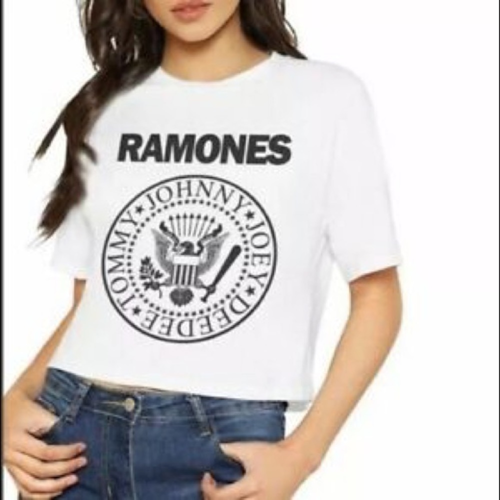 🆕RAMONES CROPPED BAND TEE IN WHITE